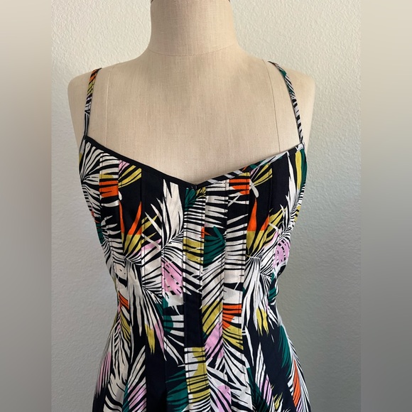 Banana Republic Palm Print Maxi Dress Pleated Size 6 NWT - Picture 2 of 10